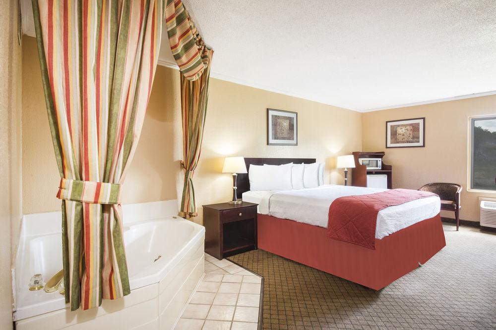Red Roof Inn Ashtabula - Austinburg Exterior photo